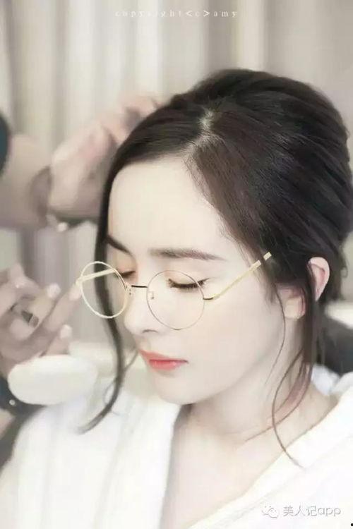 娱乐吃瓜酱小孩哥的反差感,娱乐吃瓜酱小孩哥的“双重性格”揭秘